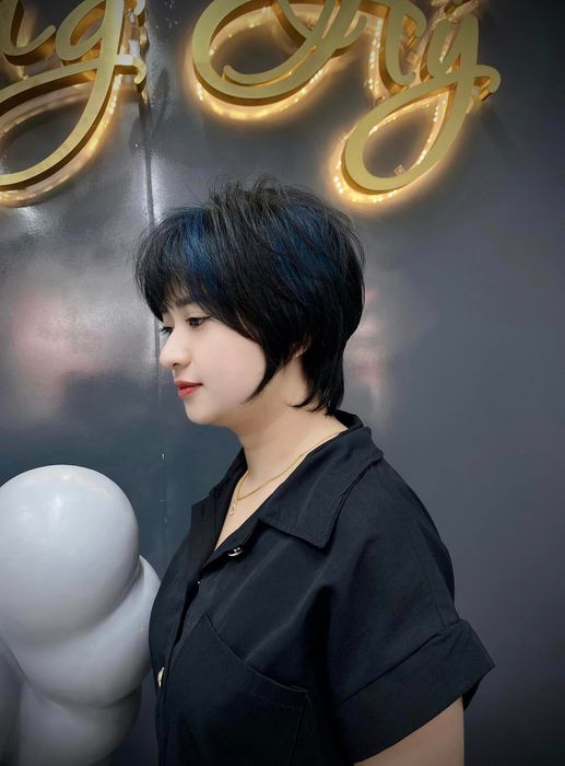 Ngắm nhìn những tác phẩm nghệ thuật tóc độc đáo được tạo nên bởi bàn tay tài hoa của đội ngũ Hair Salon Song Hỷ