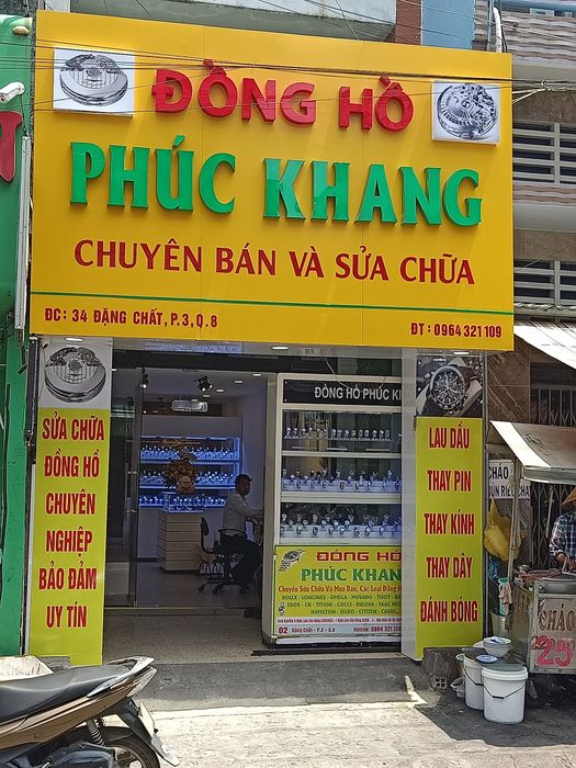 Không gian làm việc chuyên nghiệp tại Đồng Hồ Phúc Khang