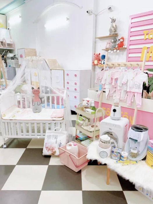 Không gian mua sắm đầy màu sắc tại Tây Tây Mart