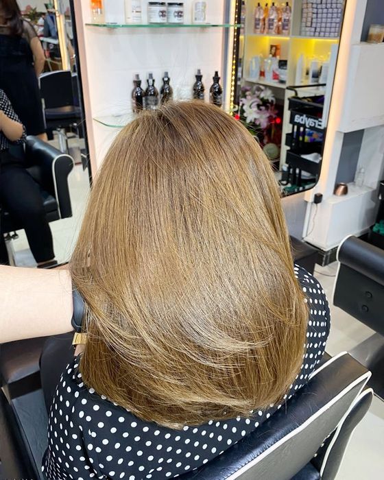 Hình ảnh ấn tượng về không gian thiết kế hiện đại tại Vinh Hoàng Hair Salon