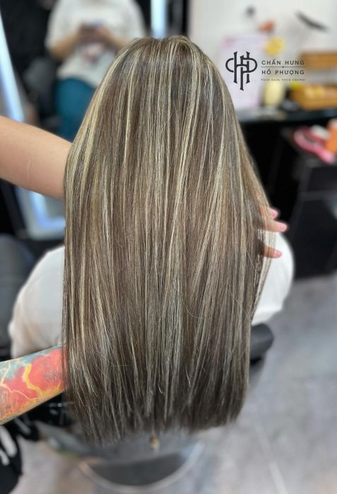 Những tác phẩm tóc nghệ thuật tại Chấn Hưng-Hồ Phượng Hairsalon