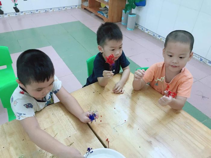 Khu vui chơi ngoài trời tại Mầm non Bầu Trời Xanh