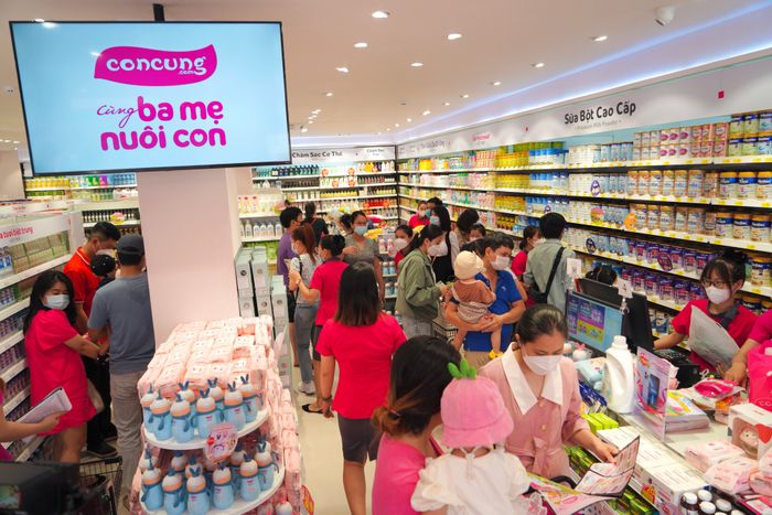 Không gian mua sắm hiện đại tại Con Cưng Bình Định