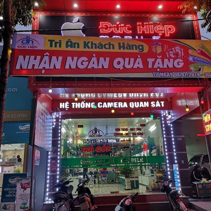 Không gian trưng bày hiện đại tại Đức Hiệp Mobile