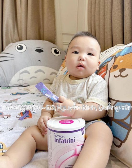 Khu trưng bày sản phẩm đa dạng tại AZmilk