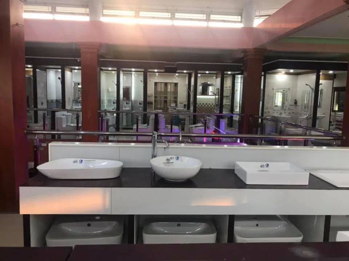 Showroom VLXD Đức Dũng Chi - Đa dạng mẫu mã, đảm bảo chất lượng