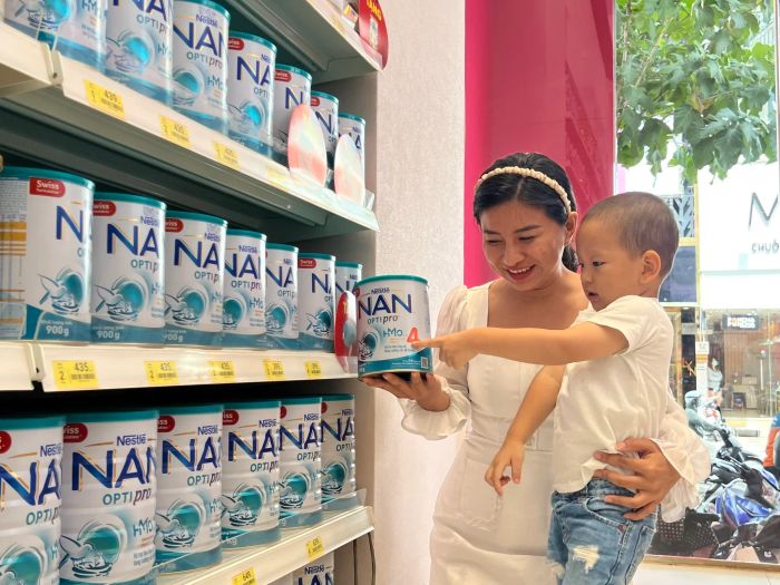 Góc trưng bày sản phẩm đa dạng tại Siêu thị Con Cưng - Ảnh 2