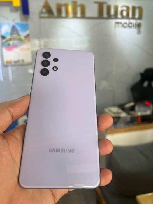 Không gian sửa chữa chuyên nghiệp tại Anh Tuấn Mobile