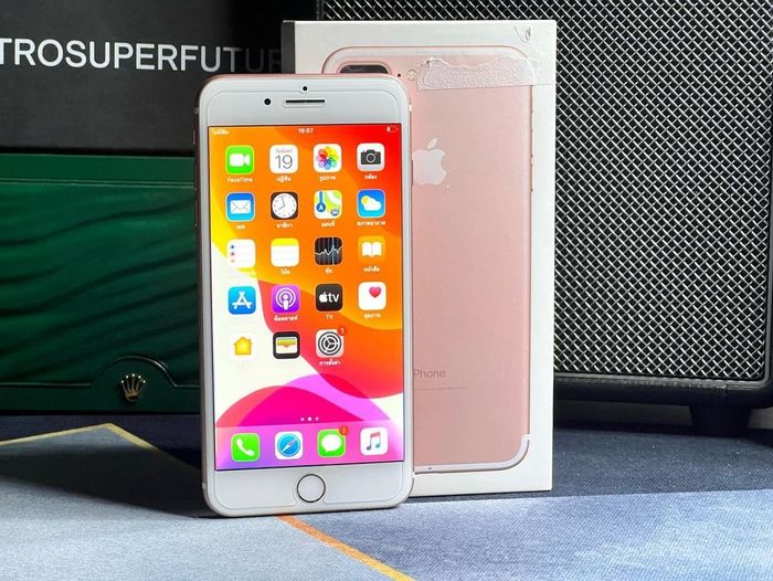 Hình ảnh không gian trưng bày tại Vũ Quân Mobile