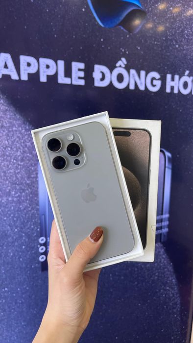 Không gian trưng bày sang trọng tại Apple Đồng Hới