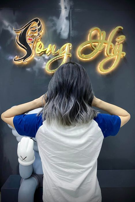 Khám phá không gian sang trọng và phong cách phục vụ chuyên nghiệp tại Hair Salon Song Hỷ qua những hình ảnh ấn tượng