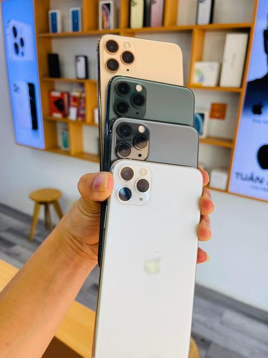 Không gian trưng bày sản phẩm tại Tuấn Apple