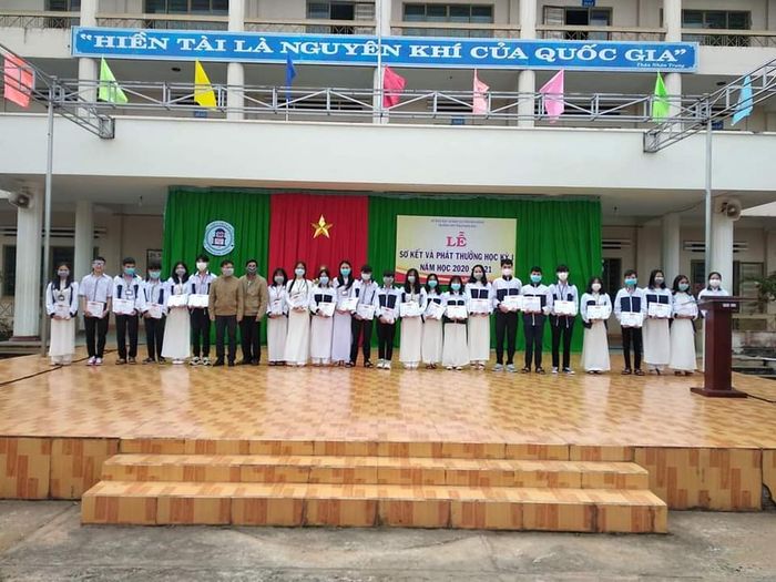 Trường THPT Trần Hưng Đạo ảnh 2