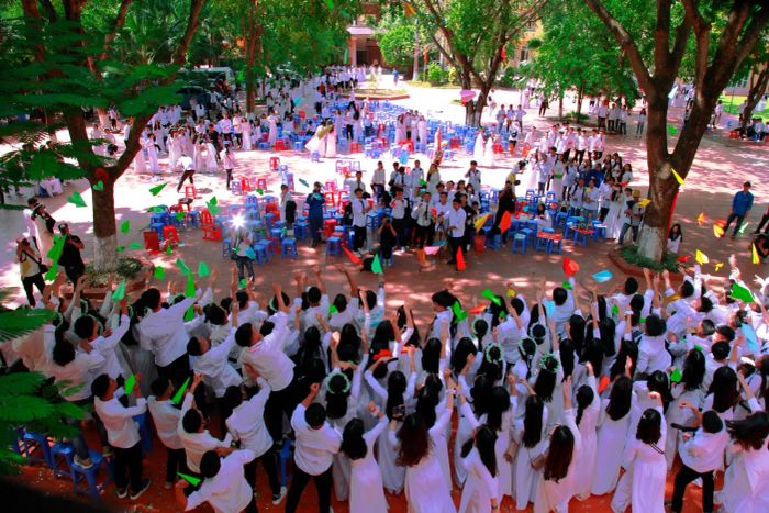 Trường THPT Hai Bà Trưng Hình 2
