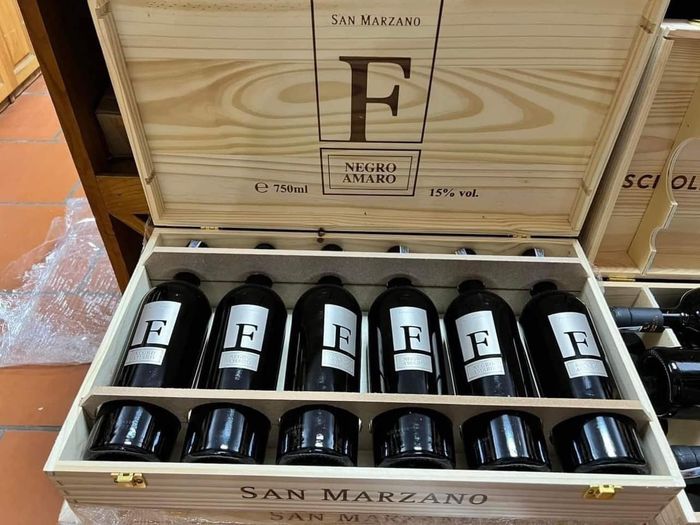 Hình ảnh bộ sưu tập rượu vang đa dạng tại MAI PHONG MEGA WINE