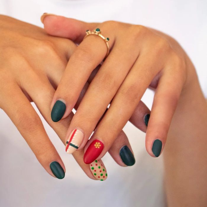 Không gian đa sắc màu và những tác phẩm nail nghệ thuật tại MERCI