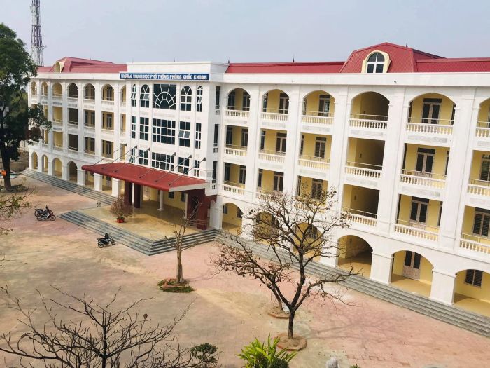 Trường THPT Phùng Khắc Khoan Hình 2