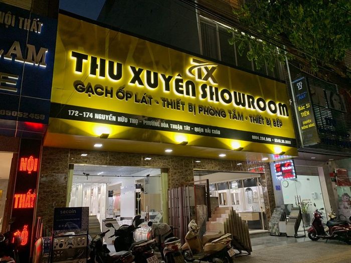 Không gian trưng bày đa dạng tại Showroom Thu Xuyên