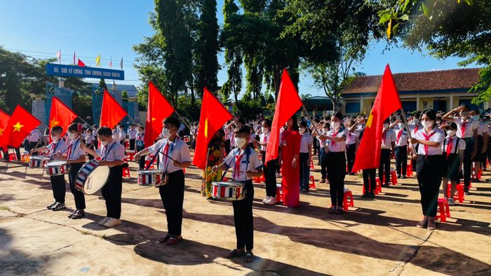 Khuôn viên xanh mát của Trường Tiểu Học Mạc Thị Bưởi