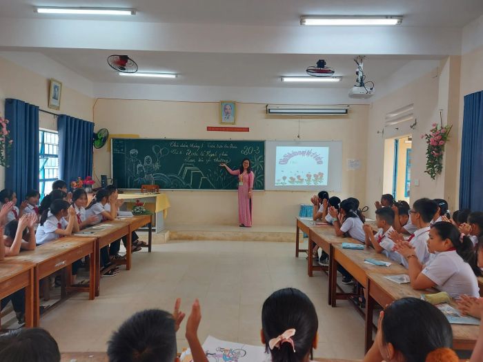 Hình ảnh hoạt động giảng dạy tại THCS Huỳnh Bá Chánh