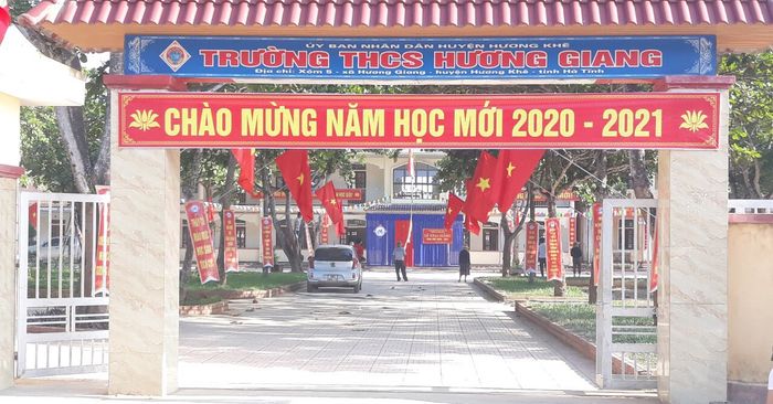 MỌI CHI TIẾT XIN LIÊN HỆ: Địa chỉ: Xóm 5, Xã Hương Giang, huyện Hương Khê, tỉnh Hà Tĩnh. Điện thoại: 0983 249 576. Facebook: https://www.facebook.com/Trường-THCS-Hương-Giang-102046741702766/