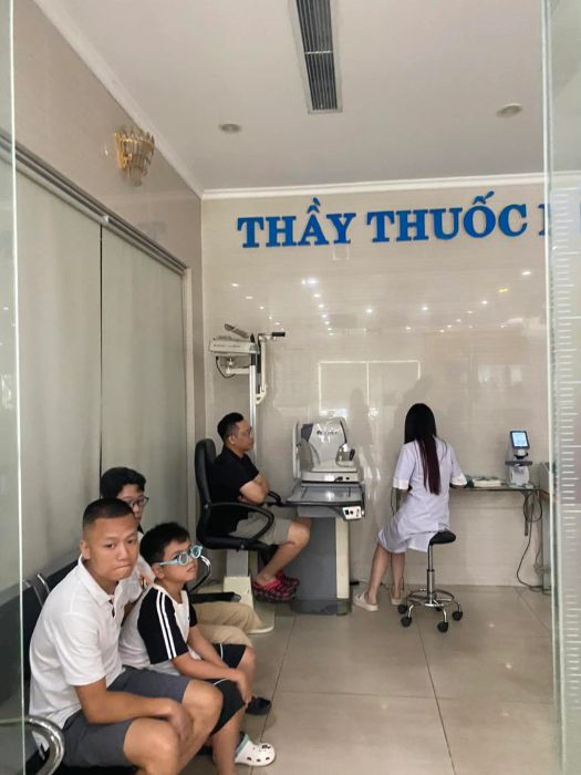 Bộ sưu tập kính đa tròng thông minh tại Kính Thuốc Thanh Hóa 109