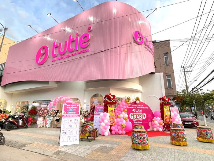 Không gian mua sắm sang trọng tại TutiCare Bến Tre