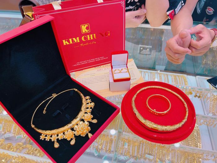 Tiệm Vàng Kim Chung Nha Trang ảnh 1 - Không gian trưng bày sang trọng với bộ sưu tập trang sức tinh xảo