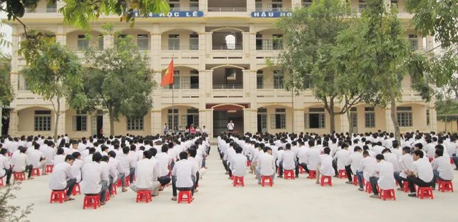 Trường THPT Phan Huy Chú Hình 2
