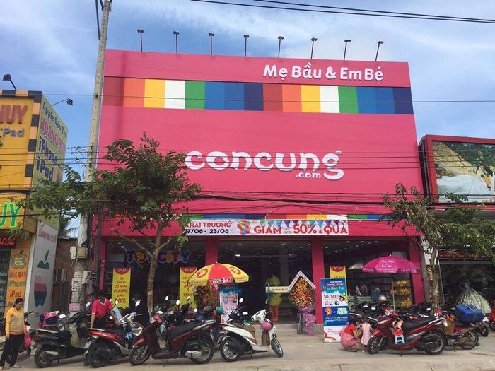 Không gian mua sắm sang trọng tại Con Cưng