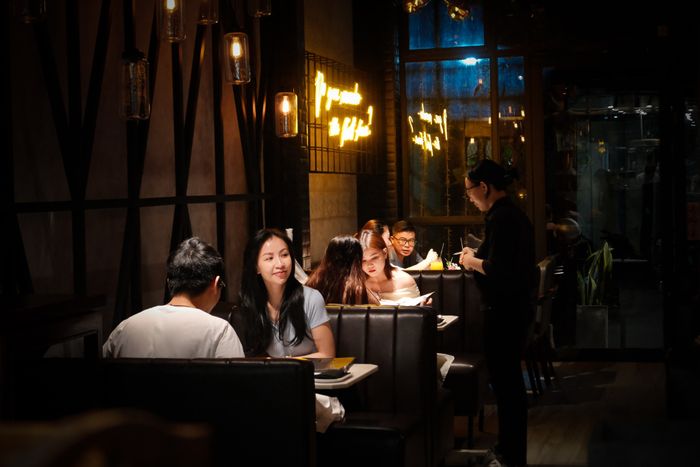 Không gian ẩm thực châu Âu sang trọng - Hình ảnh 3