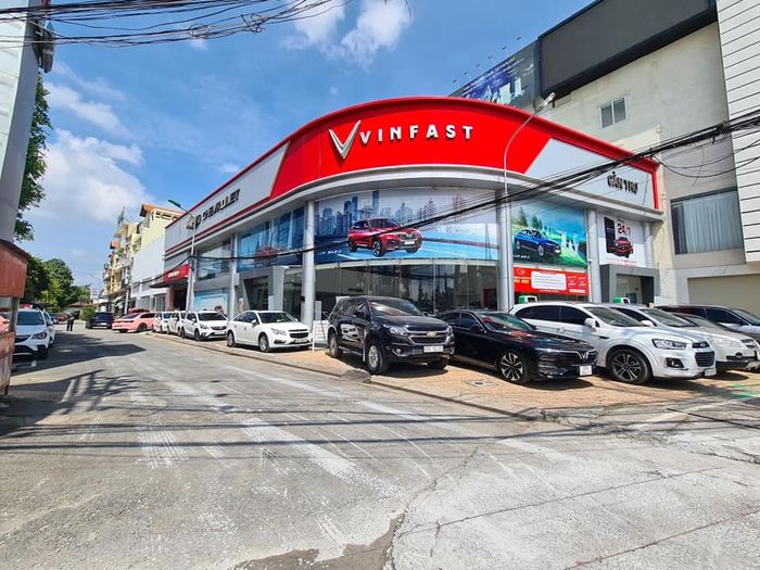 VinFast - Chevrolet Cần Thơ - Ảnh 1: Cảm nhận không gian hiện đại và đầy sang trọng tại showroom