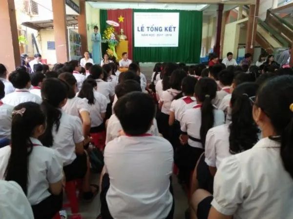 Hình ảnh Trường Tiểu học Lê Văn Tám - Sân trường xanh mát