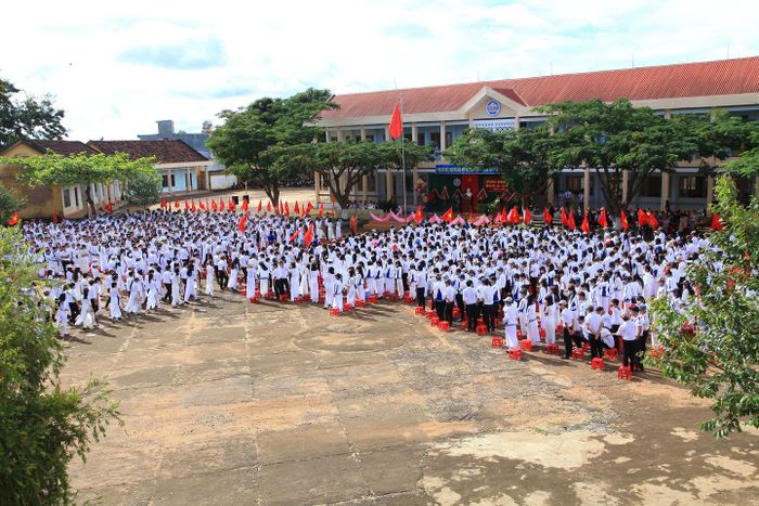 Trường THPT Dak Mil hình ảnh 1