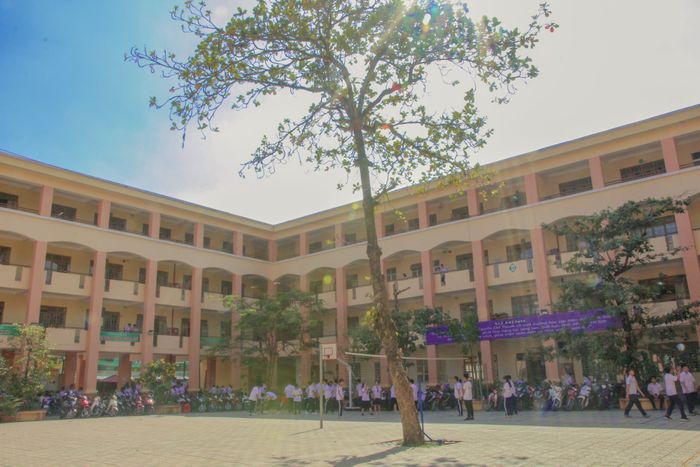 Trường THPT Nguyễn Chí Thanh ảnh 1