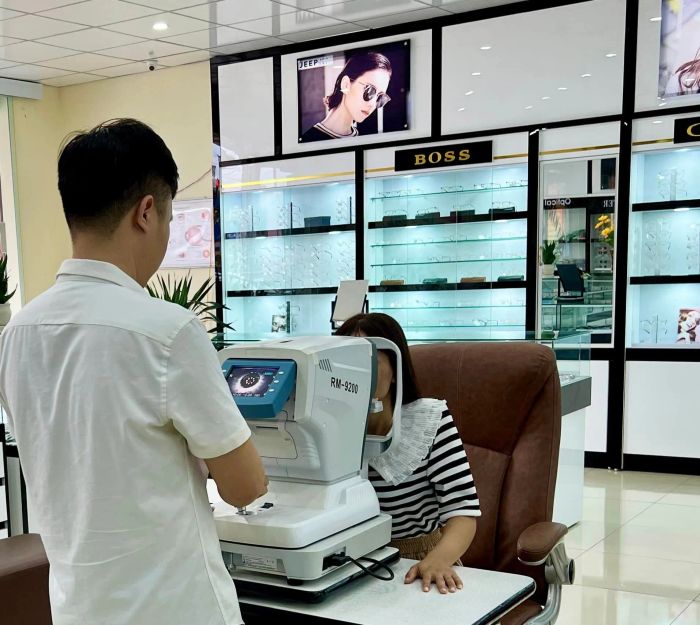 Không gian phục vụ chuyên nghiệp tại Kính Mắt Việt