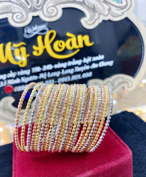 Không gian mua sắm sang trọng tại Tiệm Vàng Mỹ Hoàn