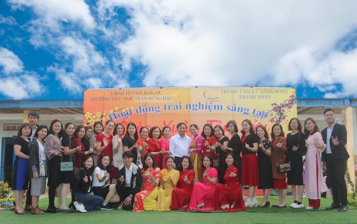 Khuôn viên xanh mát của Trường Tiểu học Trần Hưng Đạo