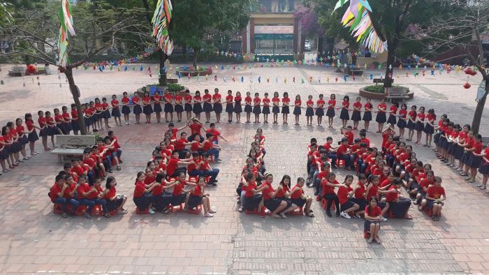 Khuôn viên xanh mát tại Trường Tiểu học Lê Lợi