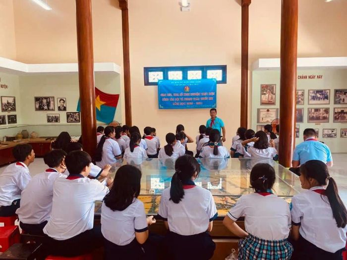 Hoạt động ngoại khóa sôi nổi của học sinh THCS Vĩnh Lộc B