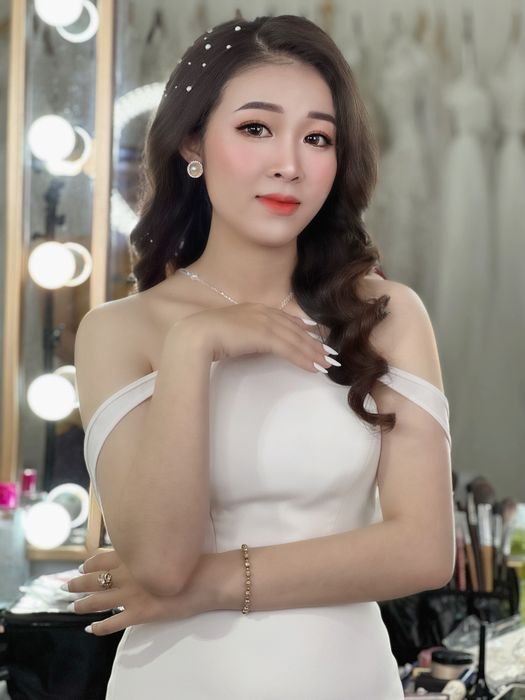 Khoảnh khắc vàng trong lớp học trang điểm chuyên nghiệp tại JOY Studio