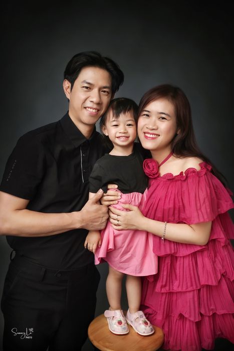 Gia đình tỏa sáng cùng Sunny Le Photo