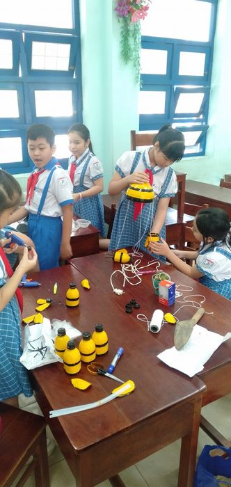 Khoảnh khắc vui chơi hồn nhiên trong khuôn viên Trường Tiểu học Quang Trung