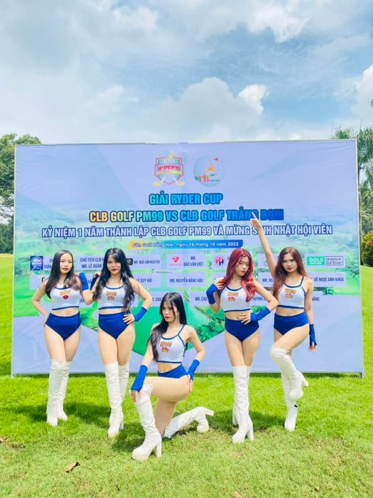 Hình ảnh đội ngũ trẻ trung và thiết bị hiện đại của Bá Long Event