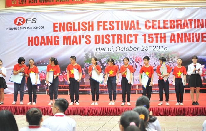 Hình ảnh Trường THCS Hoàng Liệt - Kiến trúc hiện đại trong không gian xanh