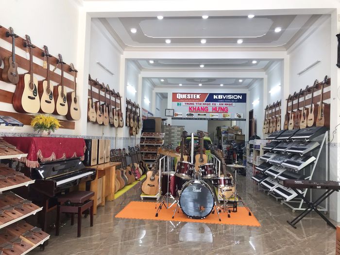 Góc trưng bày ấn tượng tại Trung Tâm Nhạc Cụ Khang Hưng