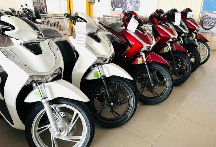 Head Toàn Trung ảnh 1 - Không gian trưng bày hiện đại với đầy đủ dòng xe Honda mới nhất