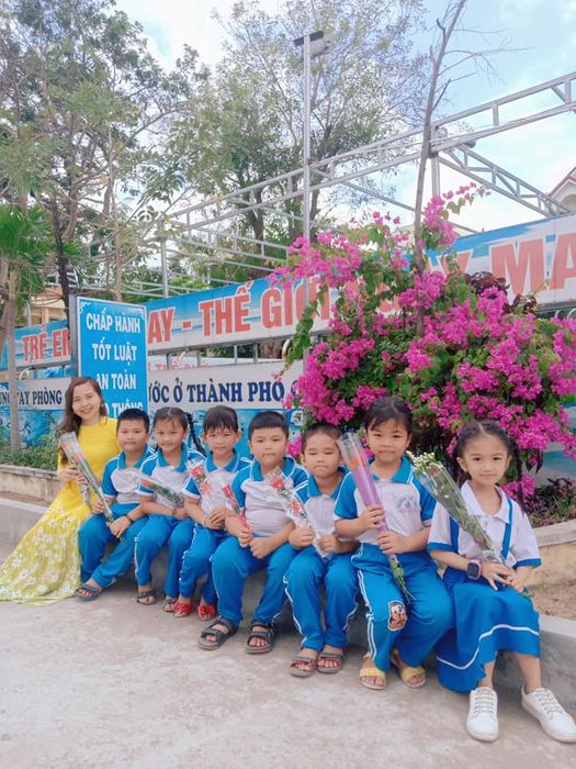 Tiết học sôi nổi trong lớp học hiện đại tại Trường Tiểu học Kim Đồng