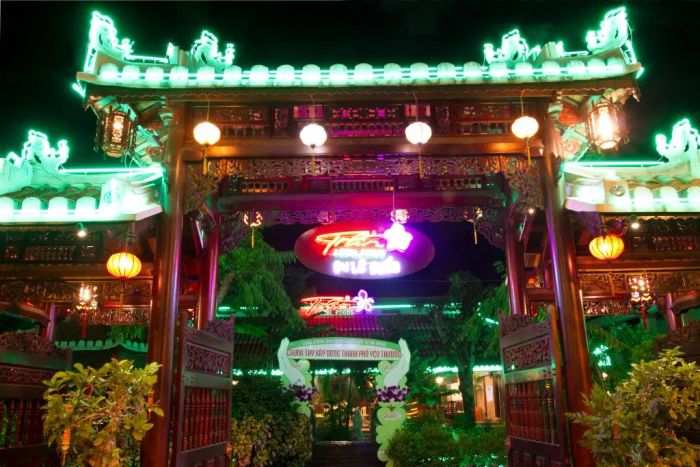 Khoảnh khắc ẩm thực đáng nhớ tại không gian sang trọng Ẩm Thực Trần