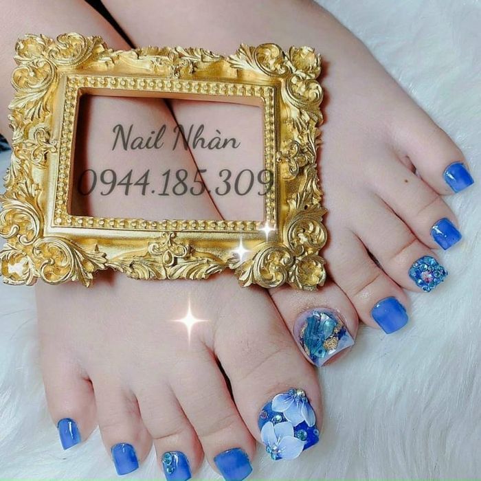 Học viên Nhàn Beauty Academy thực hành kỹ thuật vẽ móng nghệ thuật